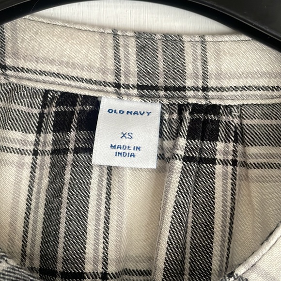 Old Navy Black/White/Grey Plaid Ruffle Yoke Flannel Blouse XS - Picture 3 of 6